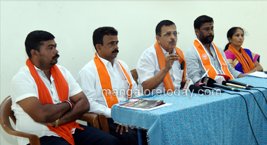 The Hindu outfits including Vishwa Hindu Parishad, Bajrangdal and  Durgavahini   will be holding a huge awareness campaign against Love Jihad across the district